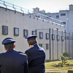 Poggioreale, sequestrati coltello, cellulari e droga: appello per i jammer